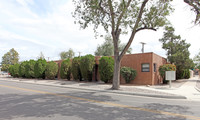 124 Aliso Dr NE in Albuquerque, NM - Foto de edificio - Building Photo