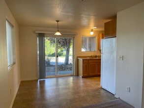 731 Diamond St in Medford, OR - Foto de edificio - Building Photo