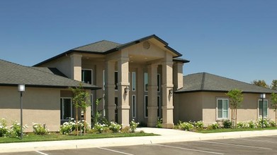 Stonegate Apartments in Fresno, CA - Foto de edificio - Building Photo