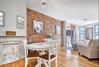 153 Dorchester St, Unit 2 in Boston, MA - Foto de edificio - Building Photo