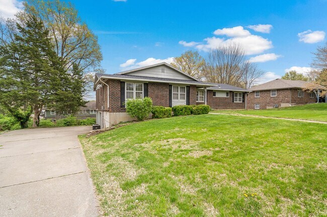 912 S Fairview Rd-Unit -#B in Columbia, MO - Building Photo - Building Photo