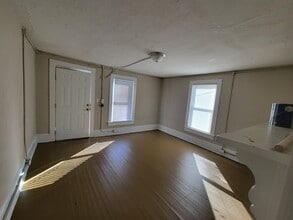 902 East St in Kinston, NC - Foto de edificio - Building Photo