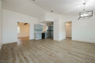 1401 Kirkwood St in North Port, FL - Building Photo - Building Photo