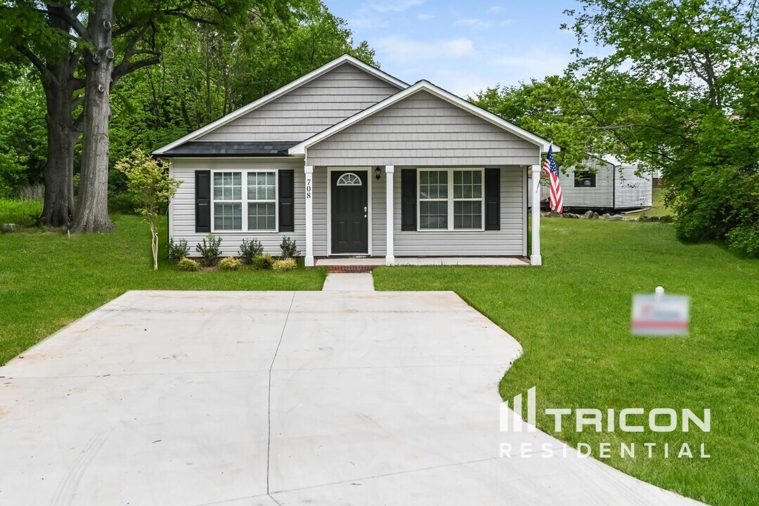 708 Deaton St in Kannapolis, NC - Building Photo