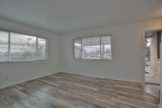 624 26th St SW in Loveland, CO - Foto de edificio - Building Photo