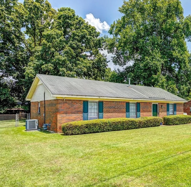 property at 6053 Hinchcliff Rd