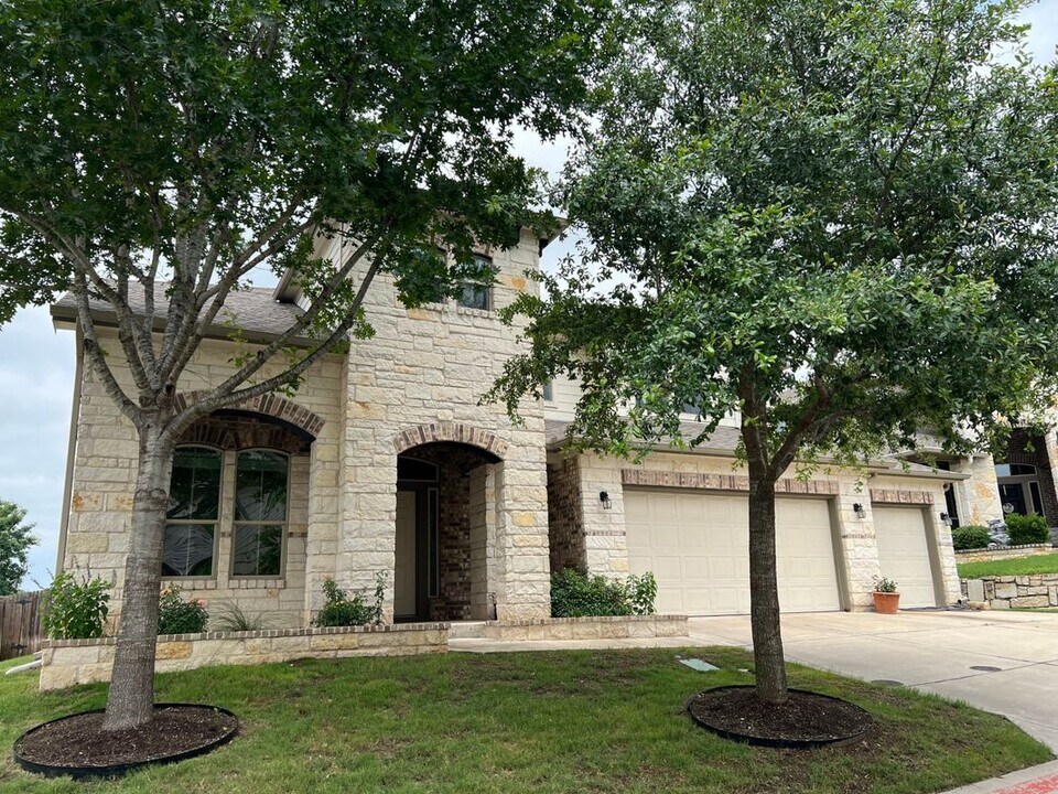 10806 Owyhee Vw in Austin, TX - Building Photo
