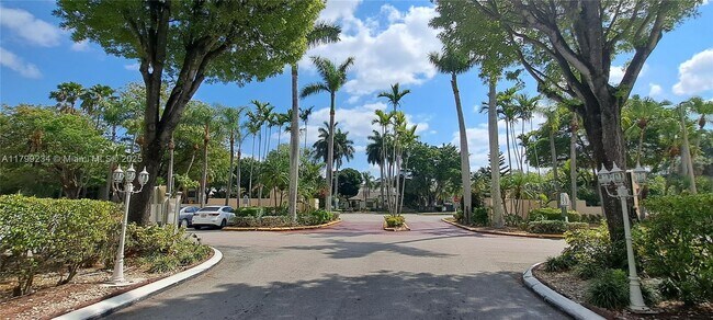 15320 SW 106th Terrace in Miami, FL - Building Photo - Building Photo