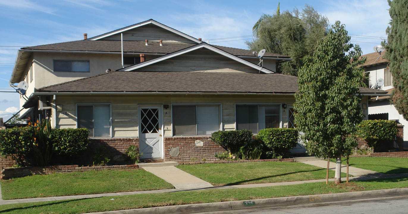 335 N Prospero Dr in Covina, CA - Foto de edificio