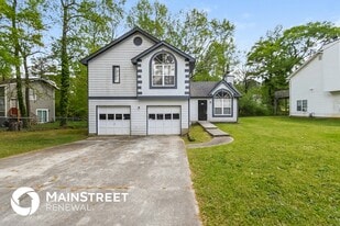 388 Montgomery Pl in Jonesboro, GA - Building Photo