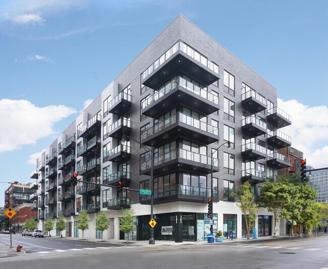 property at 812 W Adams St