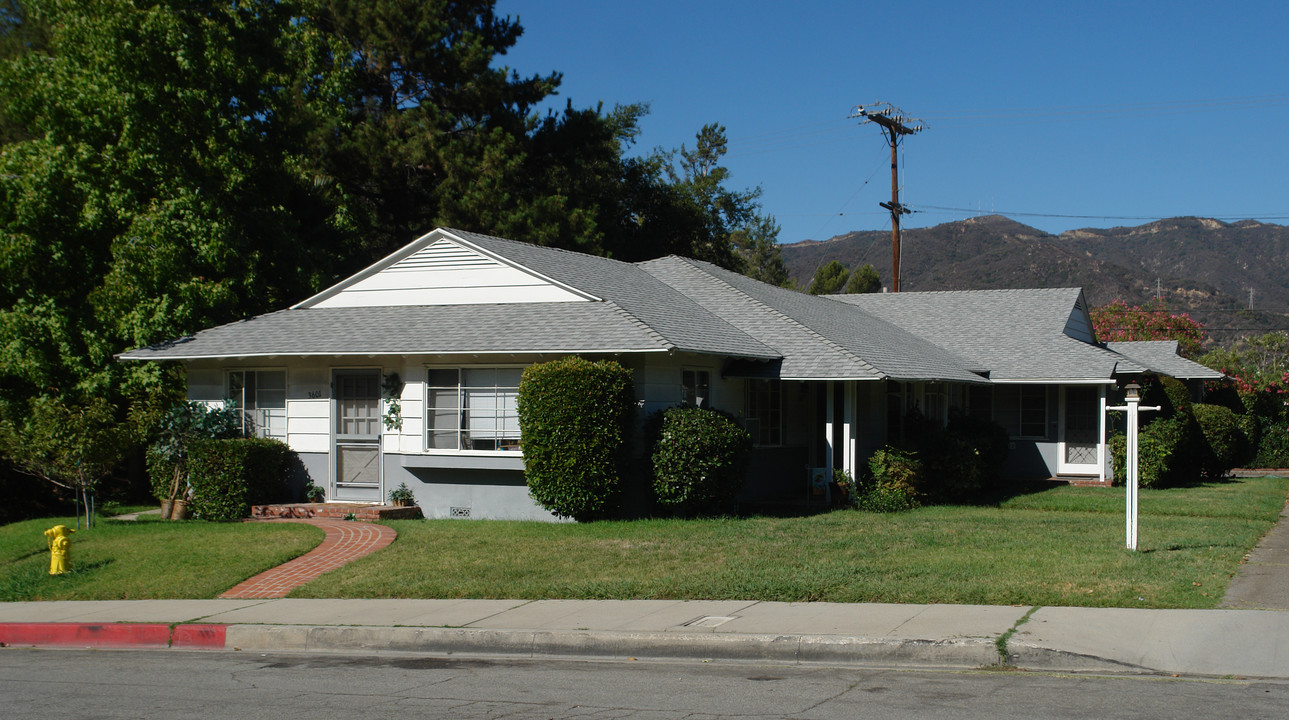 3601 Valihi Way in Glendale, CA - Foto de edificio