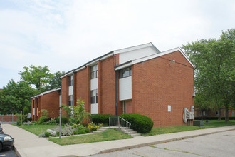 Bryden Road Plaza Apartments in Columbus, OH - Building Photo - Building Photo