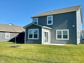 6410 Hawthorne Dr in McCordsville, IN - Building Photo - Building Photo