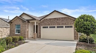 156 Sky Meadows Cir in San Marcos, TX - Building Photo