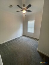 203 Palmwood Dr, Unit B in Victoria, TX - Foto de edificio - Building Photo