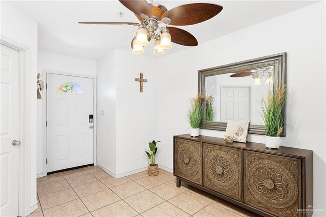 9 E Campeche St in South Padre Island, TX - Building Photo - Building Photo