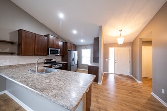 15141 Emory Cir in Apple Valley, MN - Building Photo - Building Photo