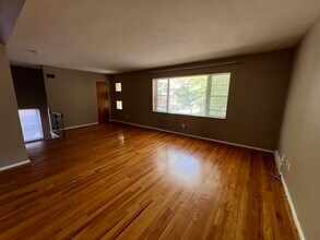 1104 Ralph Ter in St. Louis, MO - Foto de edificio - Building Photo