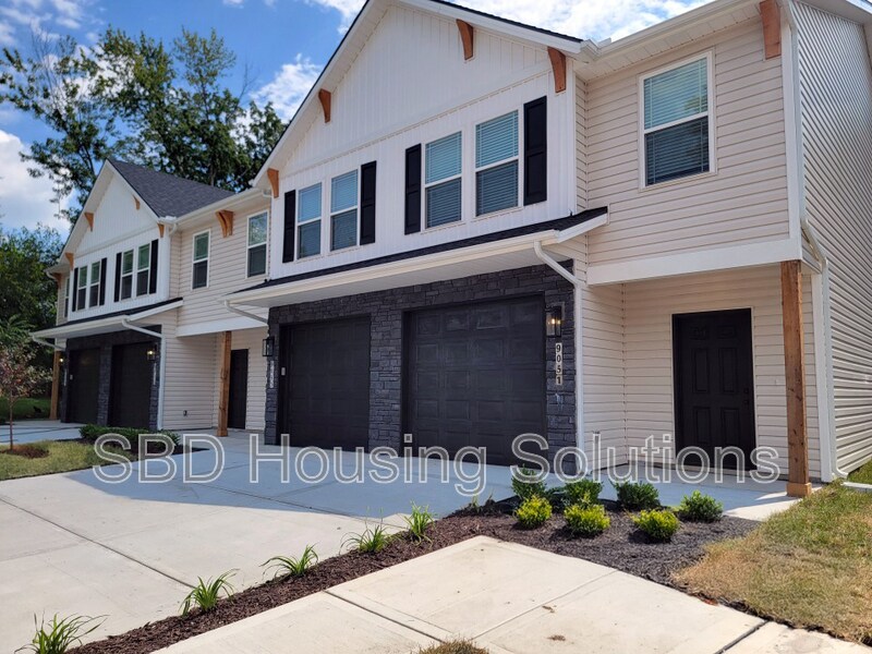 9051 E 85th Pl in Raytown, MO - Building Photo