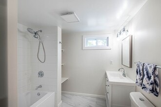 2065 Willow St in Erie, PA - Building Photo - Building Photo