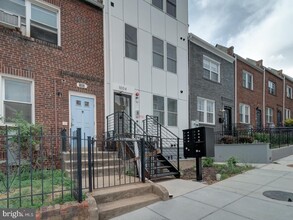 1004 18th St NE in Washington, DC - Building Photo - Building Photo
