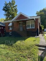 5502 Helen Ave in Jennings, MO - Building Photo