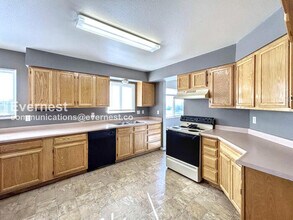 663 Seawell Dr in Colorado Springs, CO - Building Photo - Building Photo