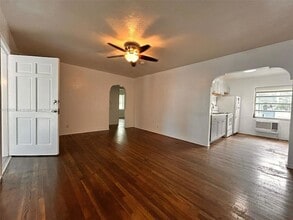 1928 Wilson St, Unit 1 in Hollywood, FL - Foto de edificio - Building Photo