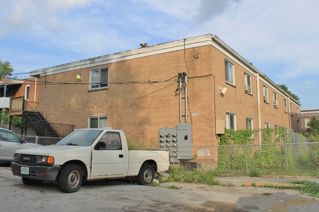 7403 Michigan Ave in St. Louis, MO - Foto de edificio - Building Photo