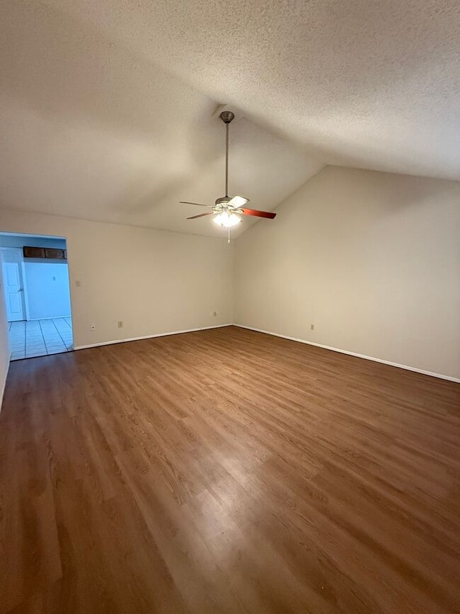 404 N Nolan River Rd in Cleburne, TX - Building Photo - Building Photo