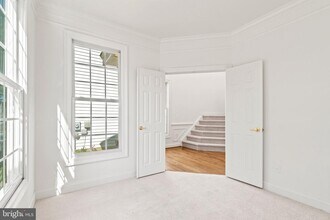 13049 Taverner Loop in Woodbridge, VA - Building Photo - Building Photo