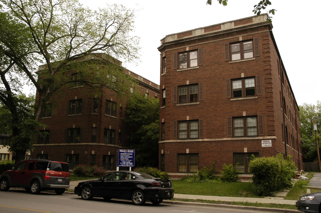 50-58 Forest Ave in Riverside, IL - Foto de edificio