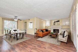 4702 Cashel Cir in Houston, TX - Building Photo