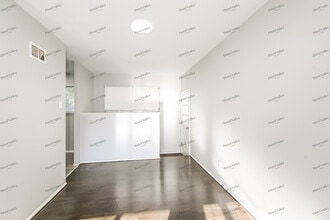 1825 Clover Ln in Florissant, MO - Building Photo - Building Photo