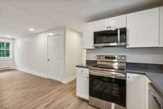 1393 Portland Rd in Arundel, ME - Building Photo - Building Photo