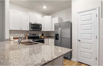 1713 Jakes Dr in Panama City, FL - Building Photo - Building Photo