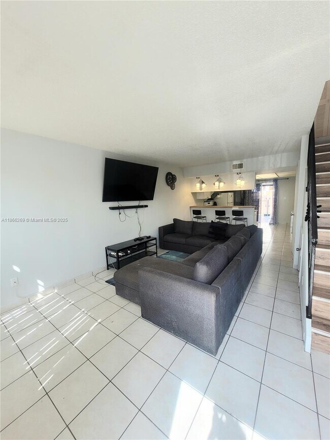 3973 W 9th Ln in Hialeah, FL - Building Photo - Building Photo