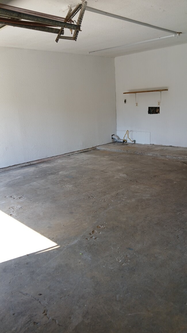 property at 23 Parkland Cir