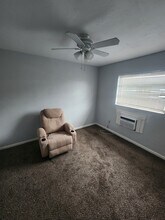 202 Caroline St, Unit 206 in Cape Canaveral, FL - Foto de edificio - Building Photo