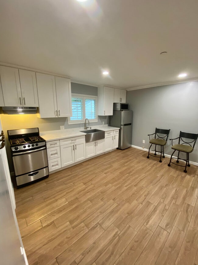 property at 13964 Mar Vista St