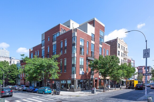 320 Bedford Ave
