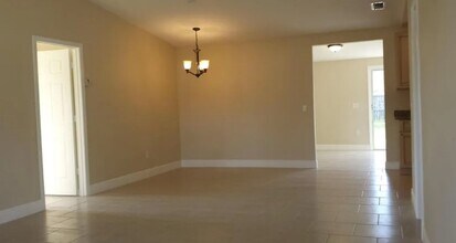 1182 SW Gastador Ave in Port St. Lucie, FL - Building Photo - Building Photo