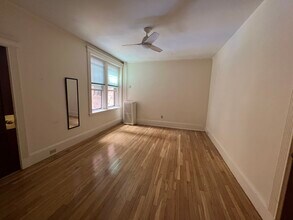 73 Longwood Ave, Unit 1F in Brookline, MA - Foto de edificio - Building Photo