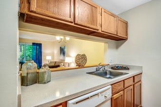 Ramblewood II in Holbrook, MA - Building Photo - Building Photo