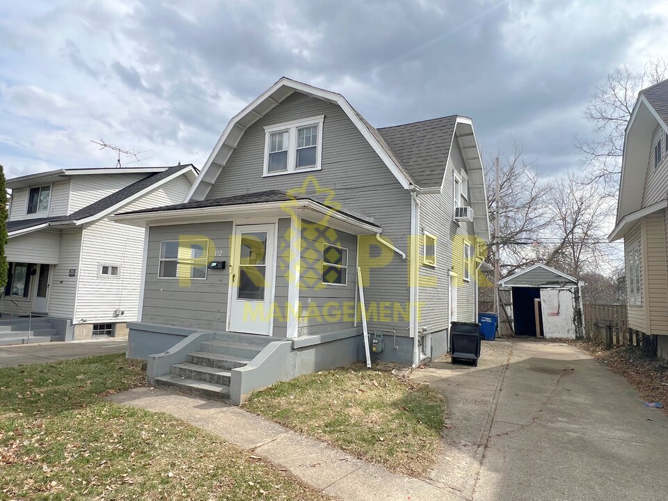 132 Ashwood Ave in Dayton, OH - Building Photo