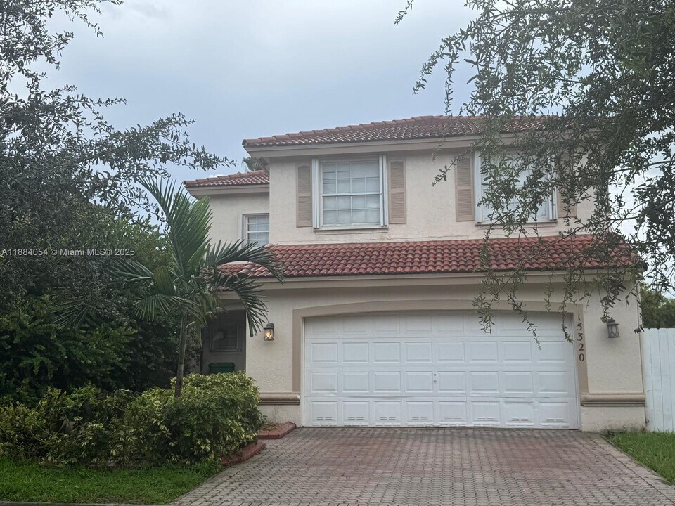 15320 SW 47th St in Miramar, FL - Building Photo