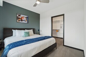 423 E Michigan St in Indianapolis, IN - Foto de edificio - Building Photo