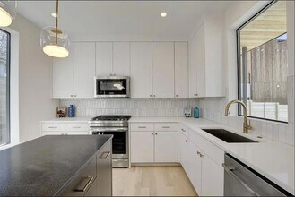 2423 Wilson St in Austin, TX - Building Photo - Building Photo