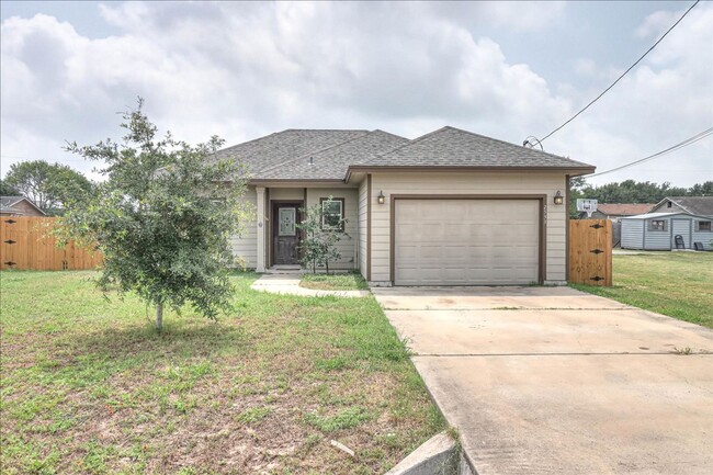 property at 2533 Lorine Dr